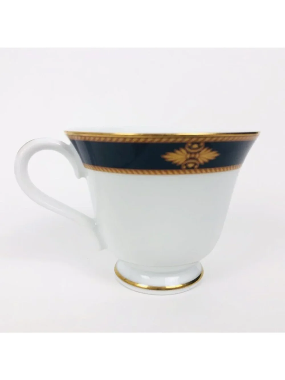 Wedgewood Embassy Collection Foxworth Japan 1995 Cups Saucers Salad Plates 8 ea